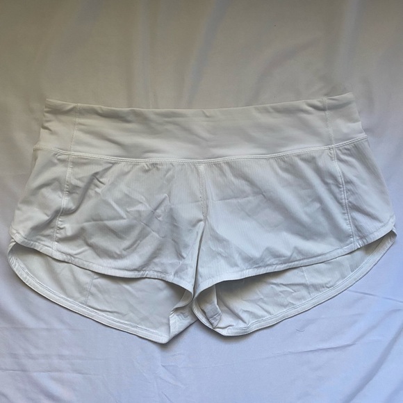 TWO Lululemon Athletica - Speed Up Low-Rise Lined Short 2.5". Size 8. - Picture 5 of 9